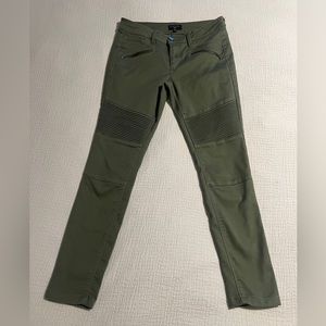 Stitch Fix Tinsel Sage Green Skinny Pants